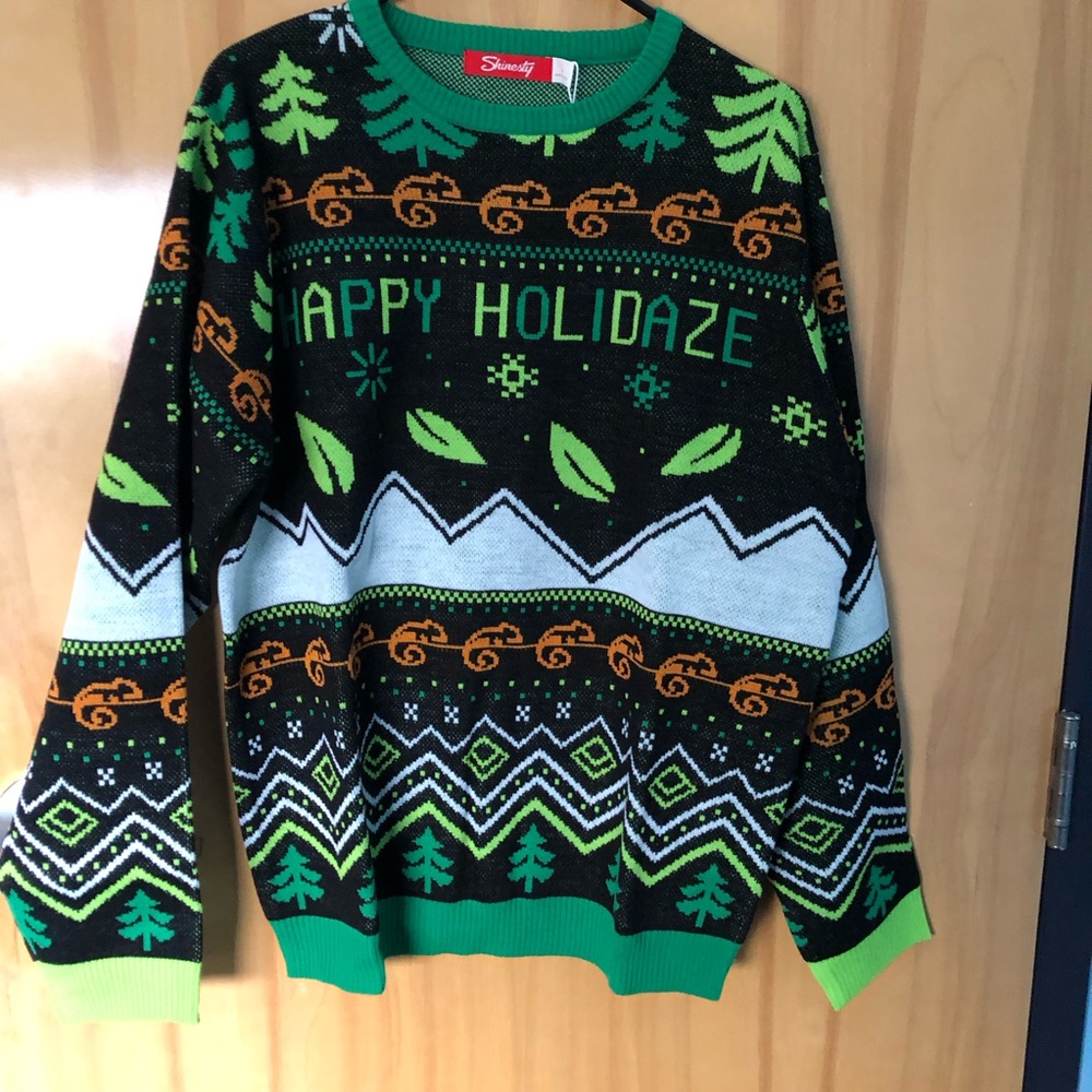 Shinesty Holiday Sweater with Green and Black Patterns new w tags